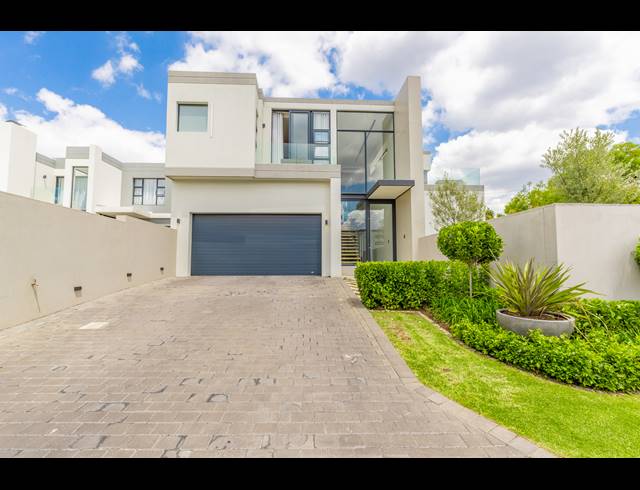 4 BEDROOM HOUSE FOR SALE IN LONEHILL